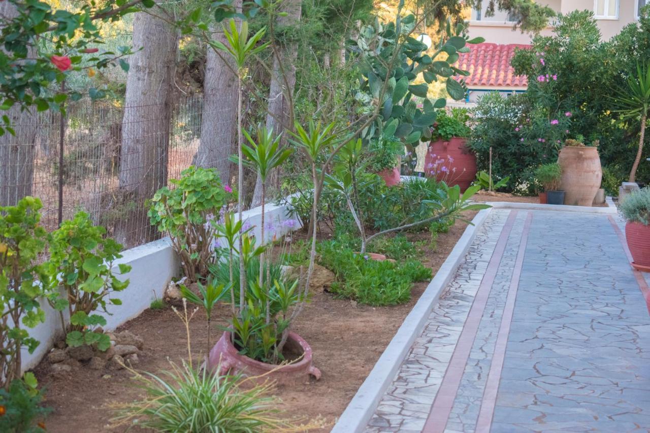 Stefanie Studios Agia Marina  ภายนอก รูปภาพ