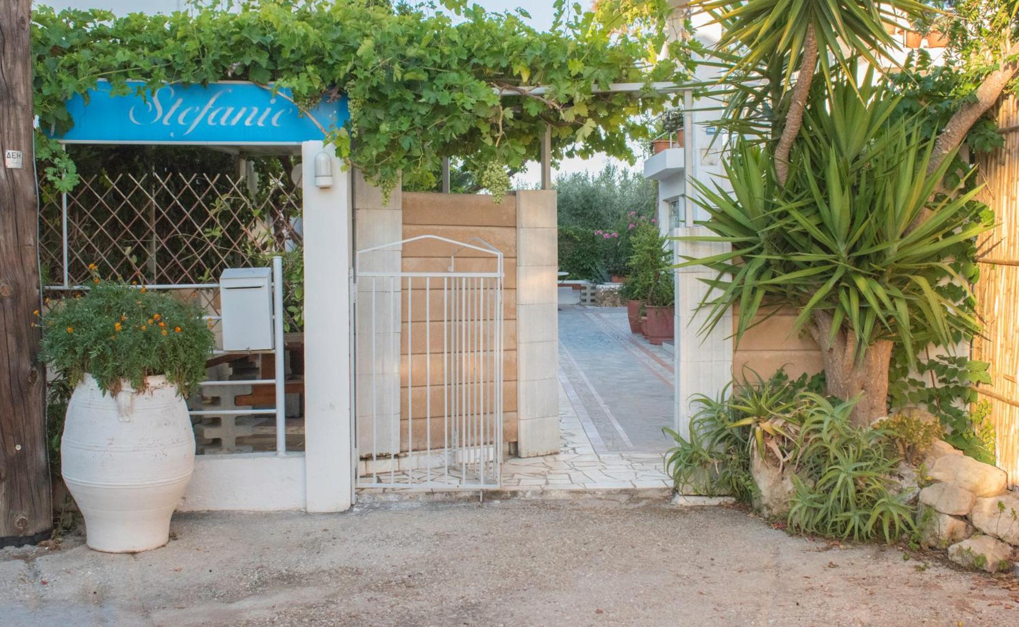 Stefanie Studios Agia Marina  ภายนอก รูปภาพ
